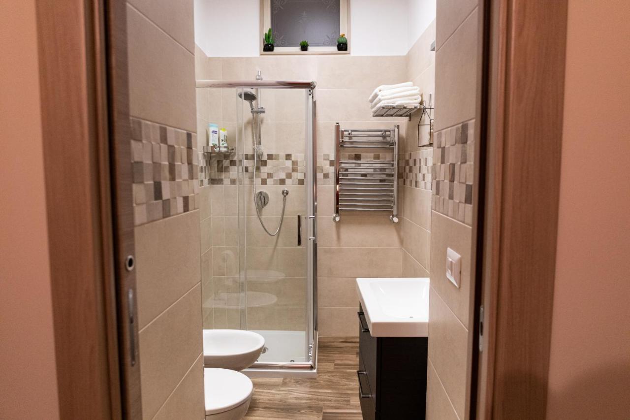 Tizzy Apartment & Rooms Bari Eksteriør bilde