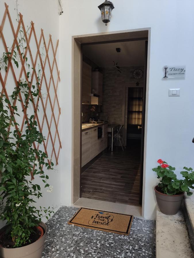 Tizzy Apartment & Rooms Bari Eksteriør bilde